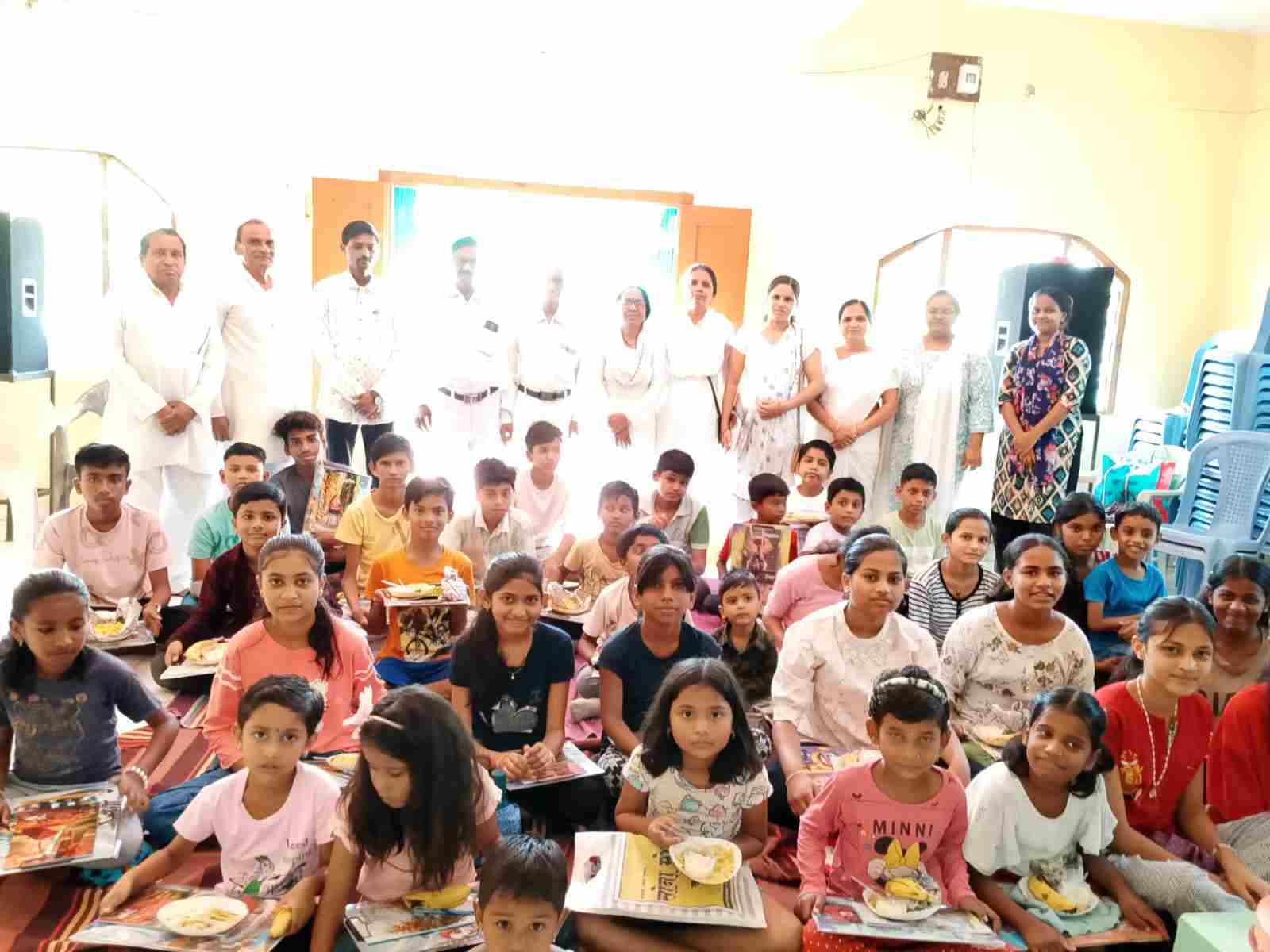 दहा दिवसीय बालसंस्कार शिबिरामध्ये धम्माबद्दल विविध विषयावर मुलांना मार्गदर्शन